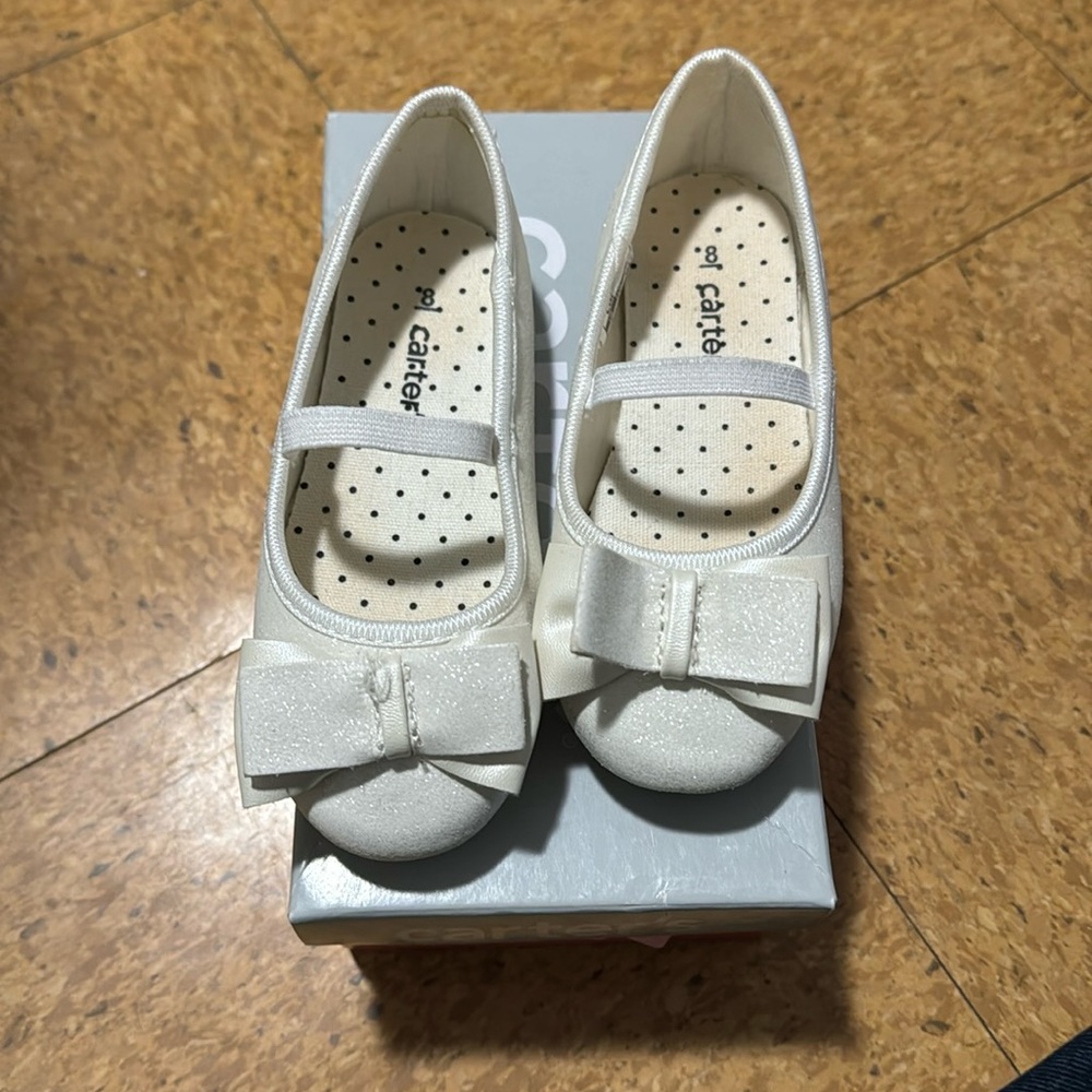 Carters Big Bow Mary Jane for Girls - White Glitter - size 8